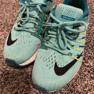 Nike zoom elite 8 sneakers